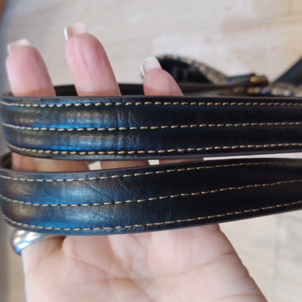 Stunning Tignanello Shoulder Bag - Picture 8 of 14